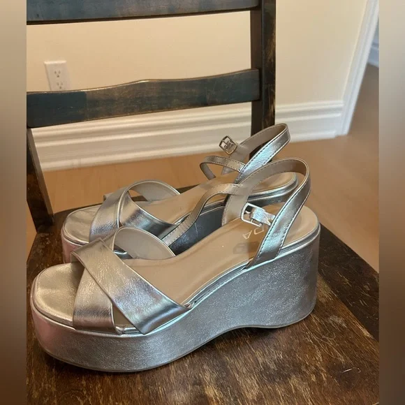 Silver platform sandals - Picture 4 of 5
